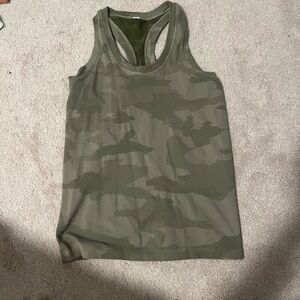 Athleta camo green pattern tank top racerback